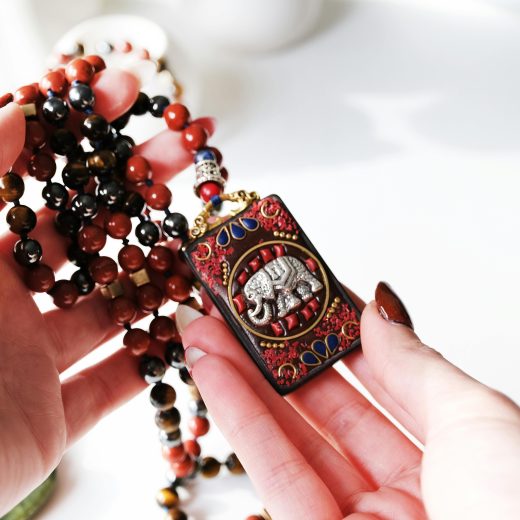 Quels sont les vrais effets du pendentif jaspe rouge ?