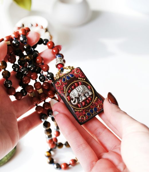 Quels sont les vrais effets du pendentif jaspe rouge ?