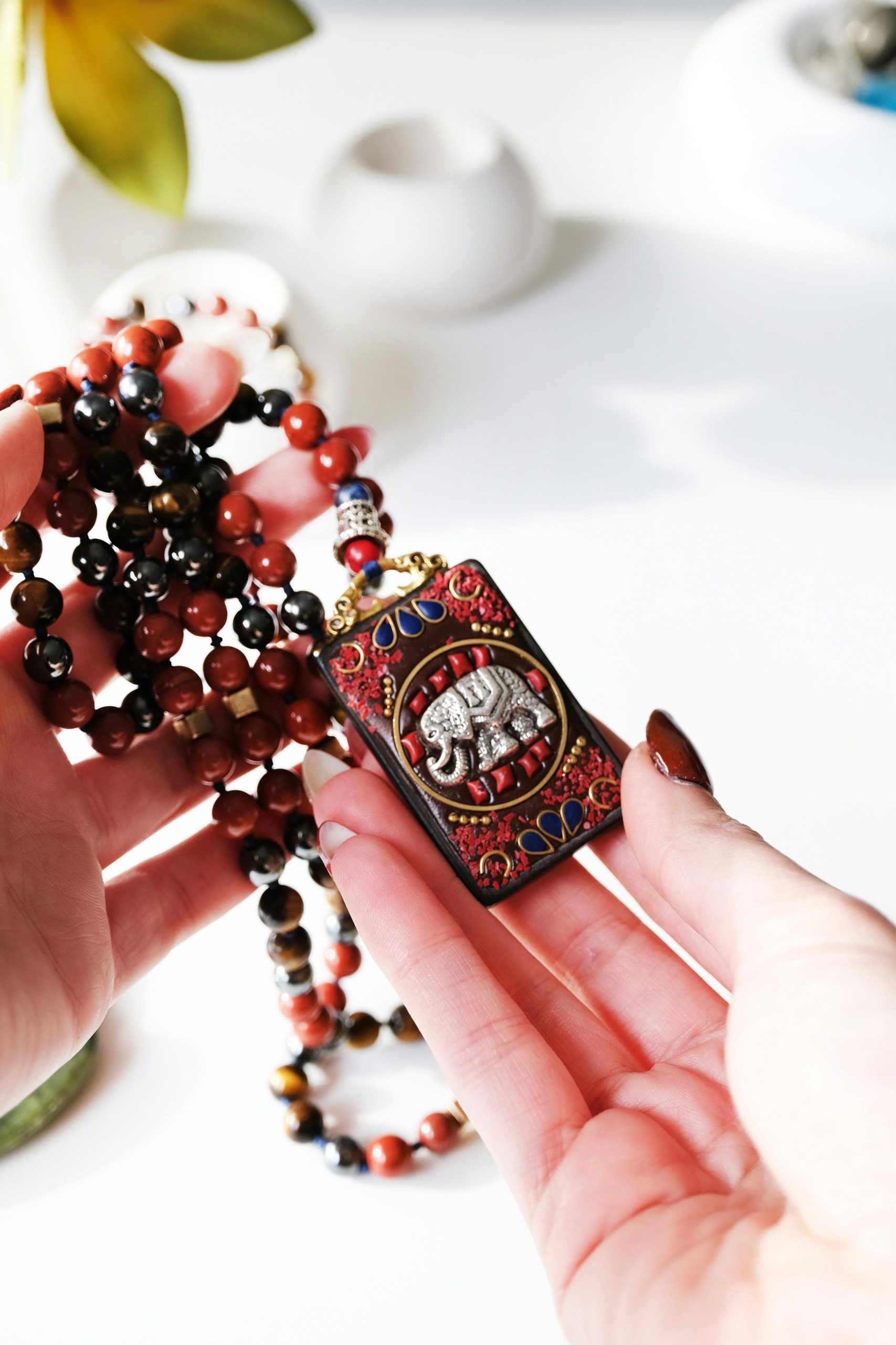 Quels sont les vrais effets du pendentif jaspe rouge ?