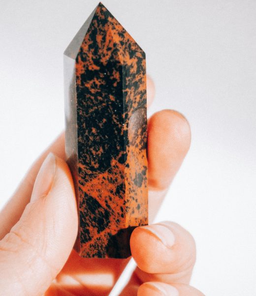 Quels sont les vrais effets d&rsquo;un pendentif en obsidienne ?