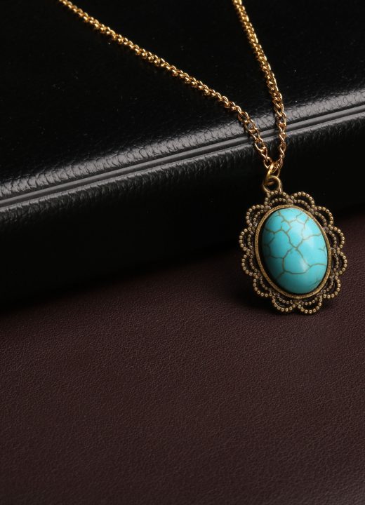 Qu&rsquo;apporte vraiment un pendentif en pierre turquoise ?