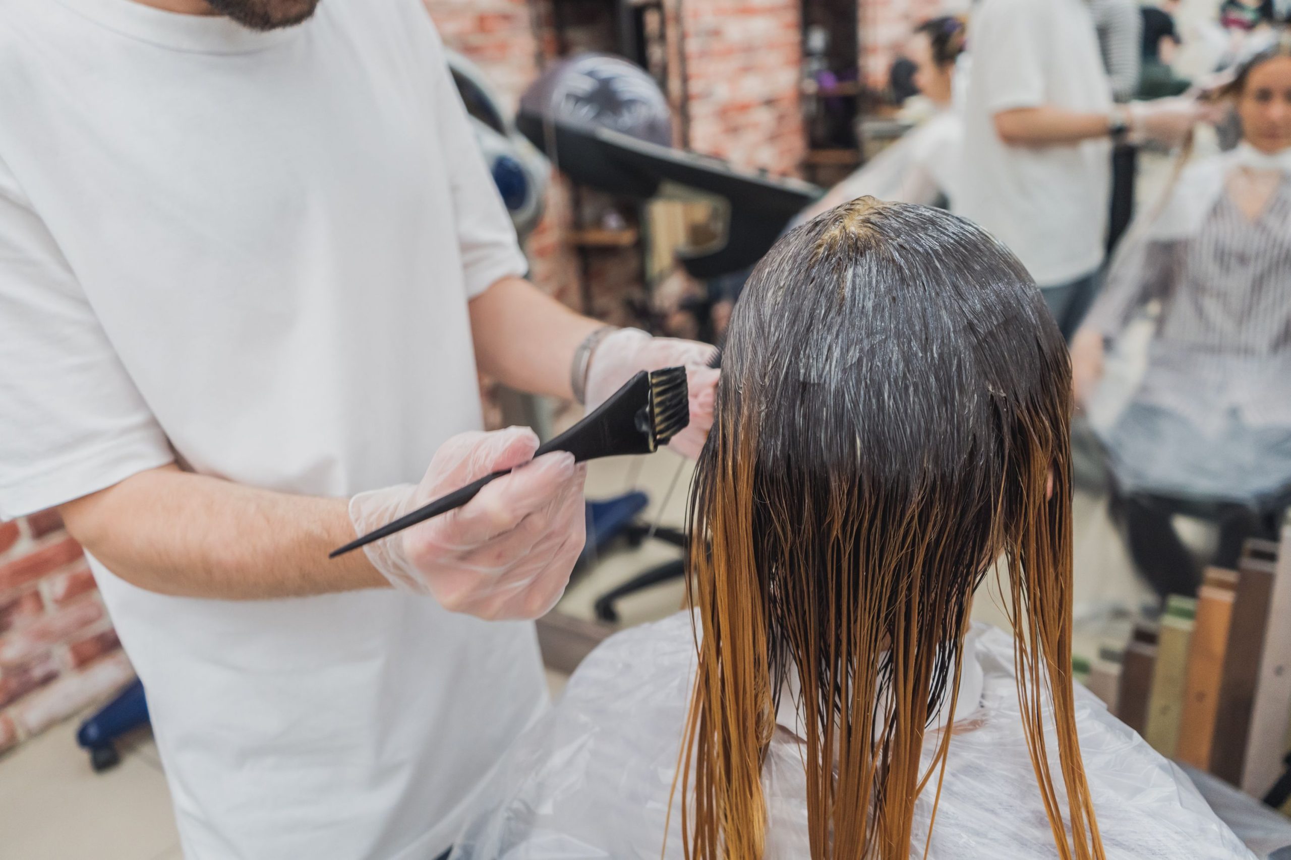 Soins réparateurs après décoloration