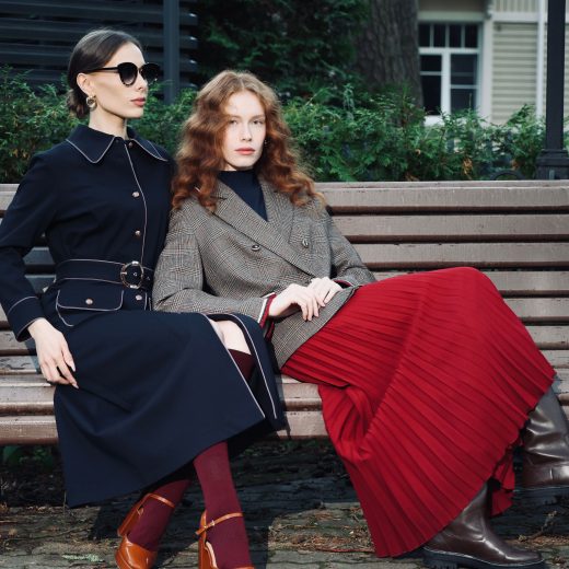 Que mettre avec une jupe longue plissée pour un vrai look ?