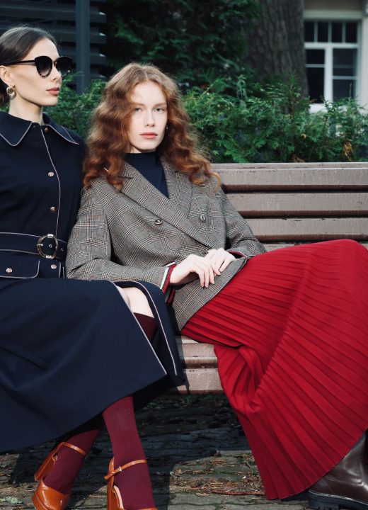 Que mettre avec une jupe longue plissée pour un vrai look ?