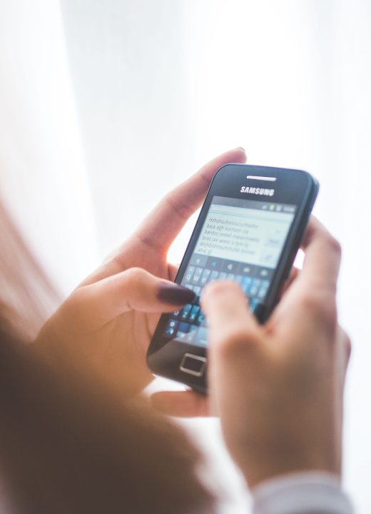 Comment reprendre contact après un long silence sans gaffe ?