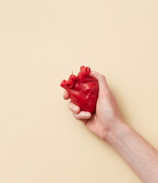De quel côté est le cœur dans ta poitrine ?