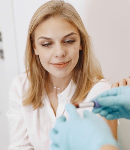 Faut-il être à jeun pour la prise de sang trisomie 21 ?
