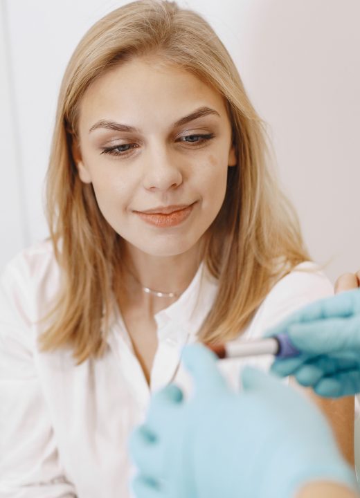 Faut-il être à jeun pour la prise de sang trisomie 21 ?