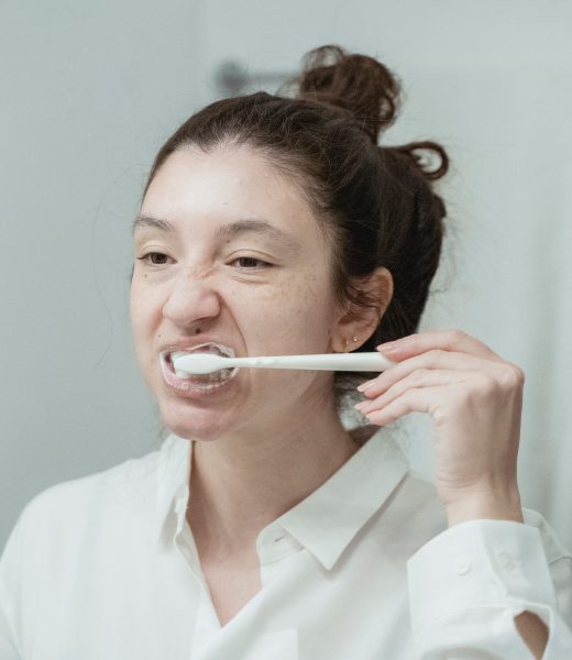 Comment bien se brosser les dents au quotidien ?