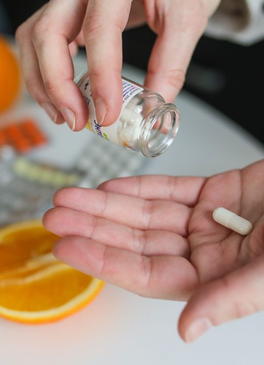 Quand prendre la vitamine C : matin, soir ou pendant le repas ?