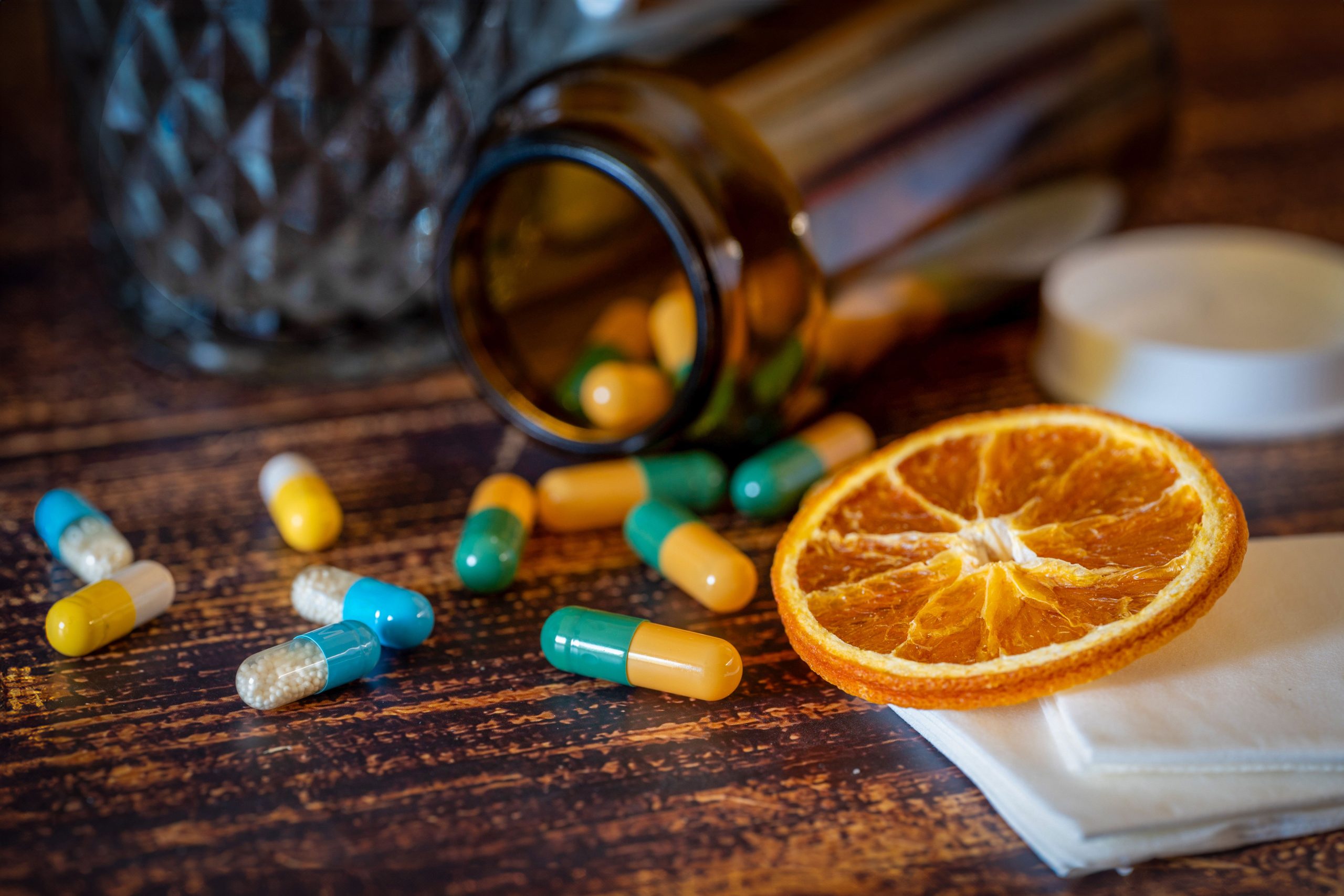 Vitamines et tranche orange séchée pour immunité